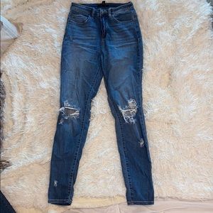 High rise ripped jeans